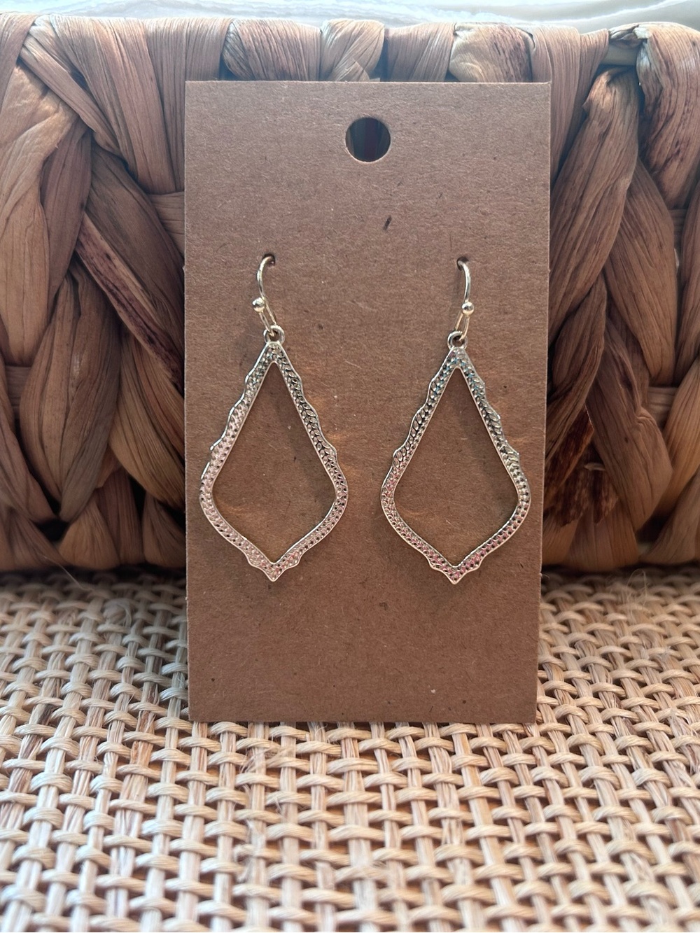 Kendra Scott Medium Gold Tone Wire Dangle Earrings.